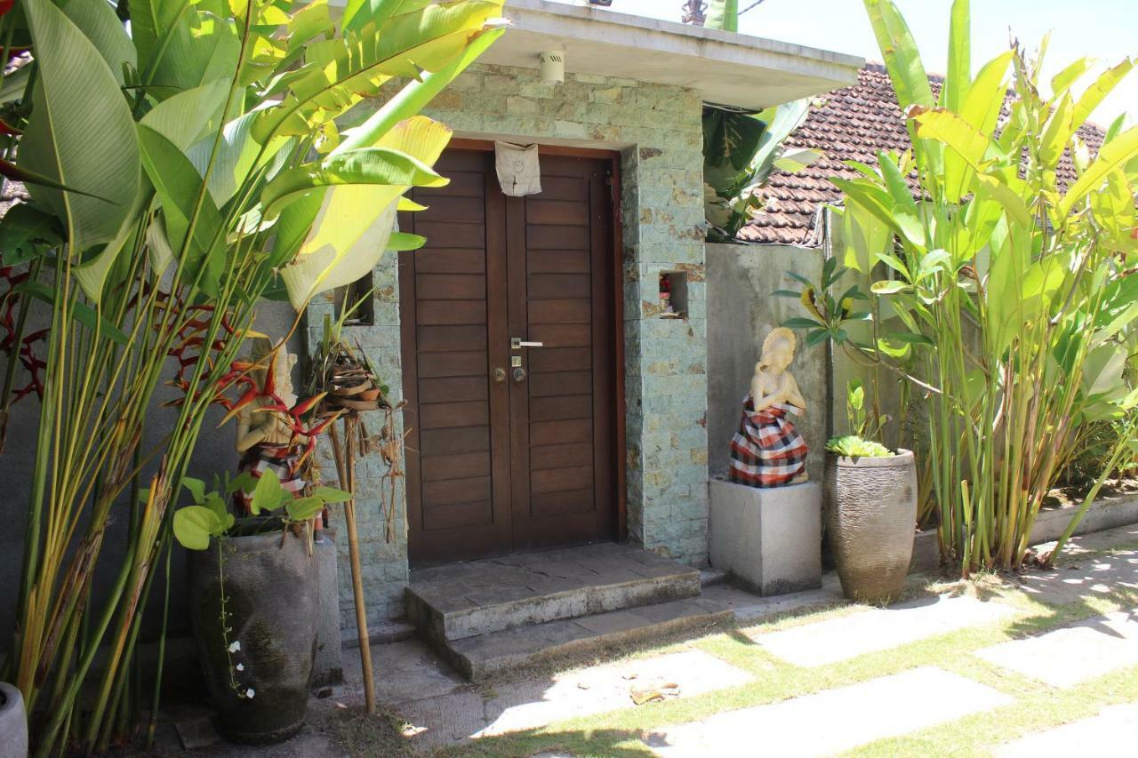 Paranyogan Homestay Uluwatu Exterior foto